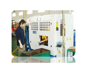 01: CNC sawing machine